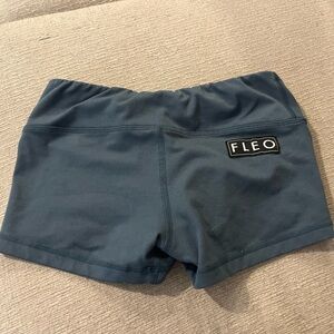 Fleo Shorts - Size XS